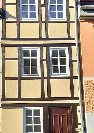 Schmal & Hoch - Willkommen Im Schmalsten Haus Von Casa de Férias