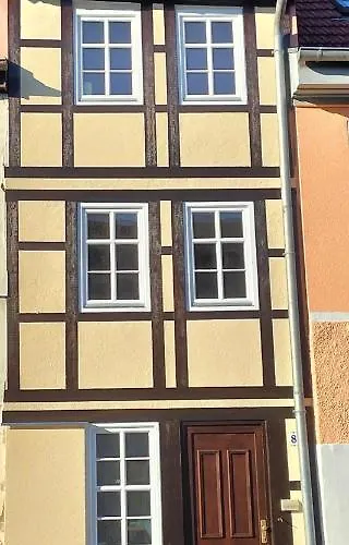 Schmal & Hoch - Willkommen Im Schmalsten Haus Von Casa de Férias